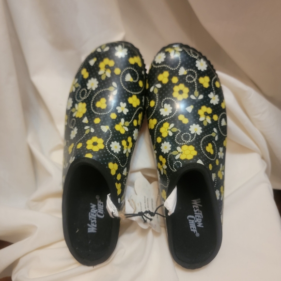 Western Chief Black and Yellow Floral Bee Clogs - Picture 1 of 6